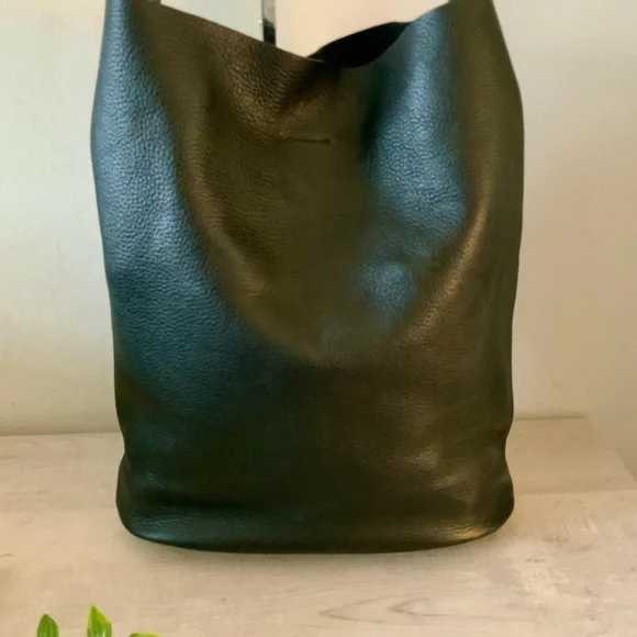 ANTHROPOLOGIE LEATHER SHOULDER BAG & POUCH NWT